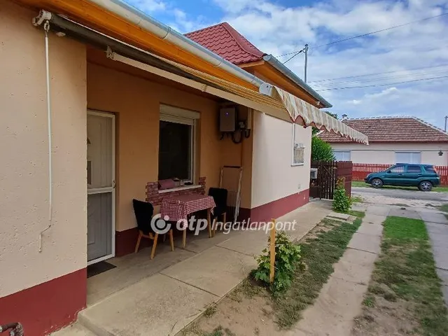 Eladó ház Tiszapüspöki 84 nm