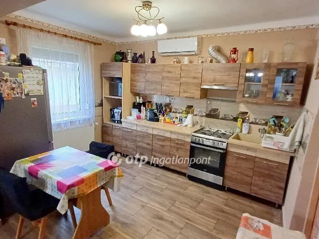 Eladó ház Tiszapüspöki 84 nm