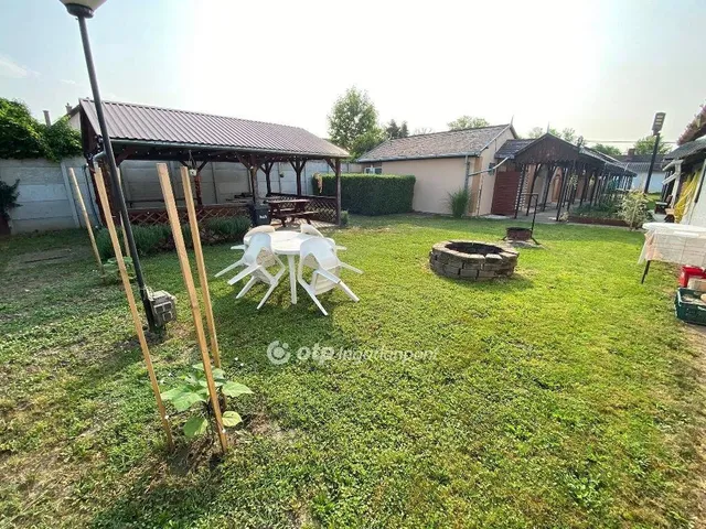 Eladó kereskedelmi és ipari ingatlan Abádszalók 450 nm