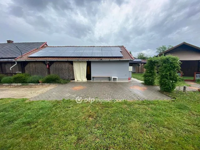 Eladó kereskedelmi és ipari ingatlan Abádszalók 450 nm