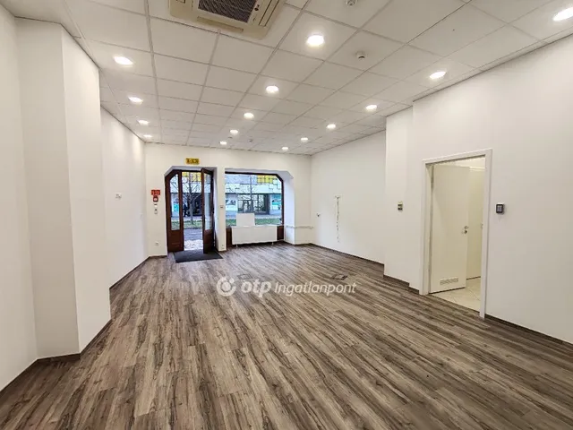 Kiadó kereskedelmi és ipari ingatlan Szolnok, Belváros 98 nm