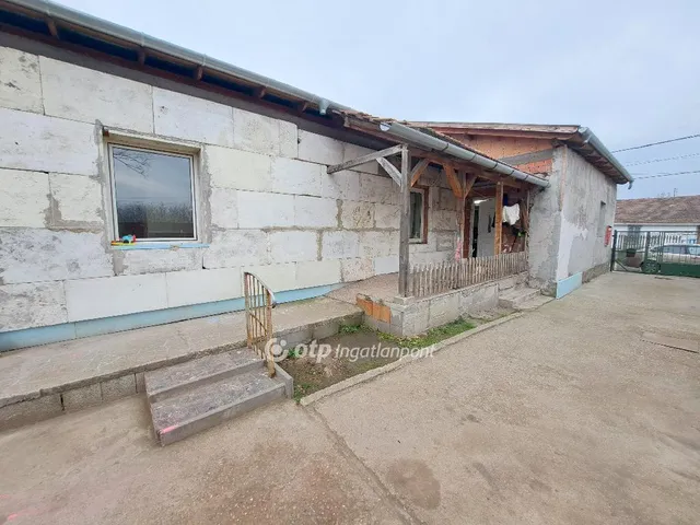 Eladó ház Szolnok, Pletykafalu 111 nm