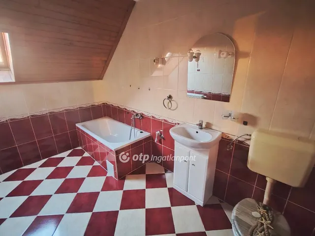 Eladó ház Szolnok, Belváros 733 nm