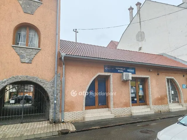 Eladó ház Szolnok, Belváros 733 nm