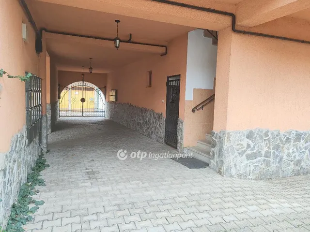 Eladó ház Szolnok, Belváros 733 nm