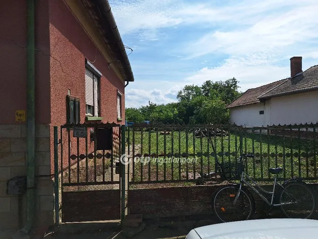 Eladó ház Tiszaörs 80 nm