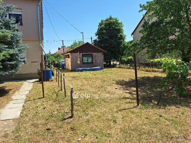 Eladó telek Abádszalók 440 nm