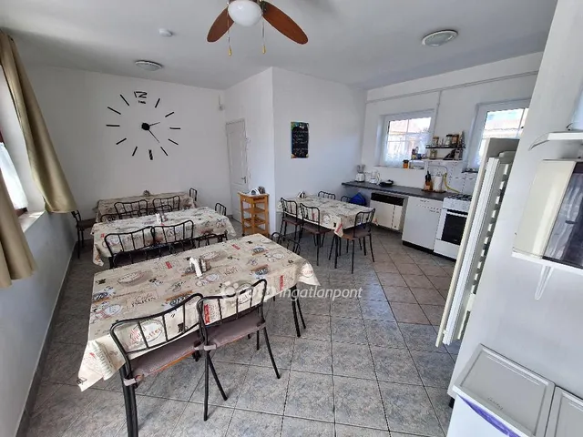 Eladó ház Abádszalók 176 nm