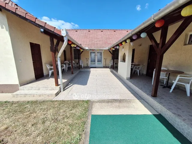 Eladó ház Abádszalók 176 nm