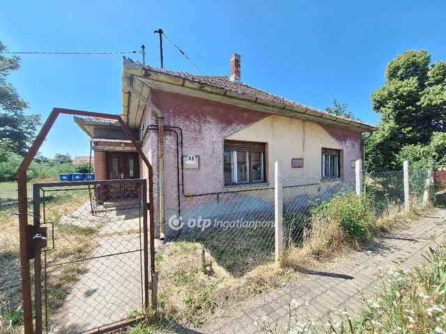 Eladó ház Tiszaszentimre 79 nm