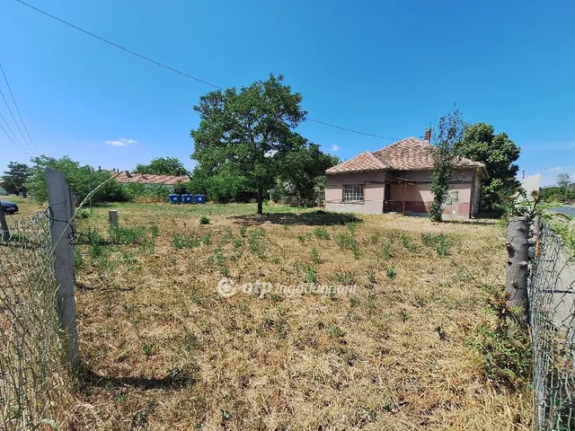 Eladó ház Tiszaszentimre 79 nm