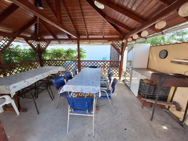 Eladó kereskedelmi és ipari ingatlan Abádszalók 176 nm