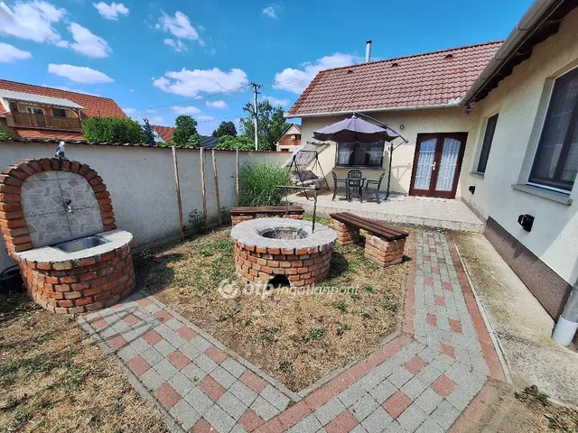 Eladó kereskedelmi és ipari ingatlan Abádszalók 176 nm