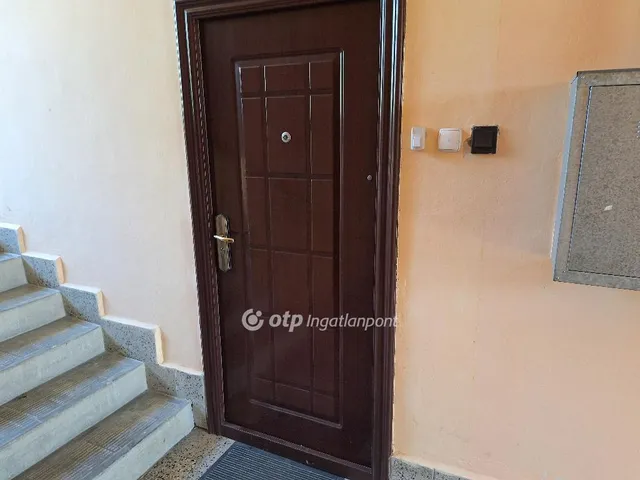 Eladó lakás Abádszalók 133 nm
