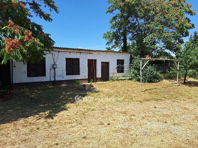 Eladó lakás Abádszalók 133 nm