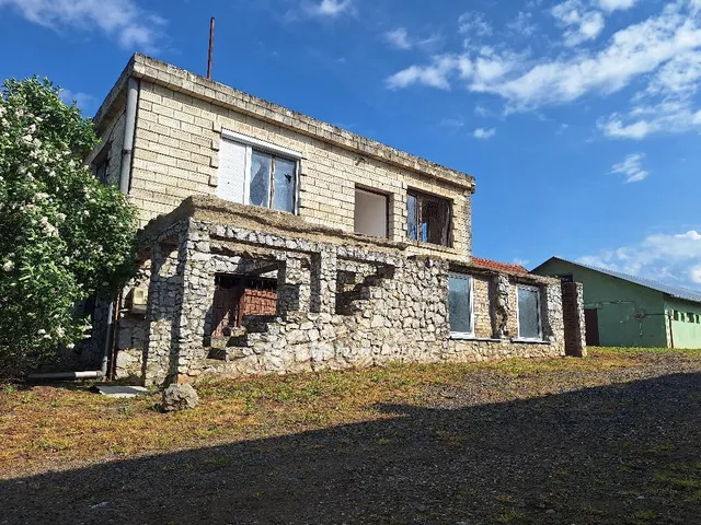 Eladó ház Abádszalók 145 nm