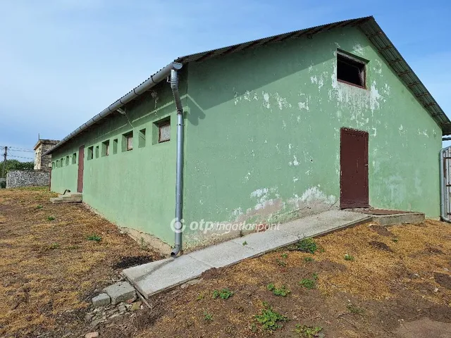 Eladó ház Abádszalók 145 nm