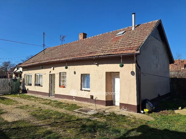 Eladó ház Tiszaörs 69 nm