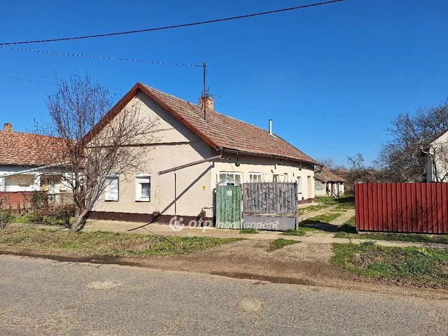 Eladó ház Tiszaörs 69 nm