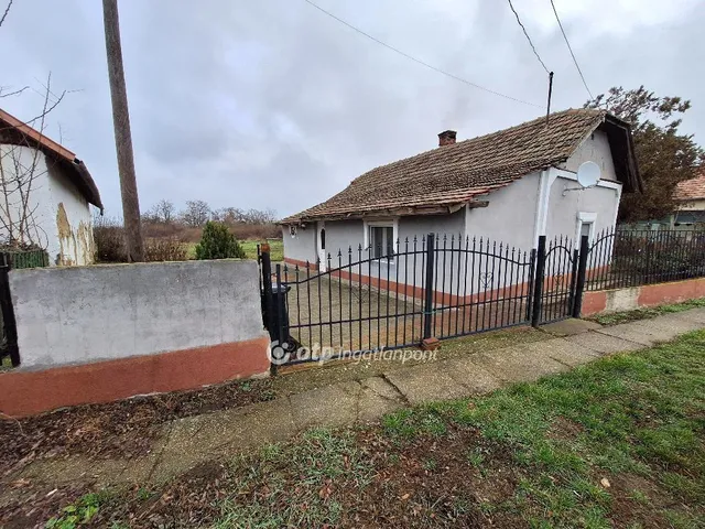 Eladó ház Tiszaigar 61 nm