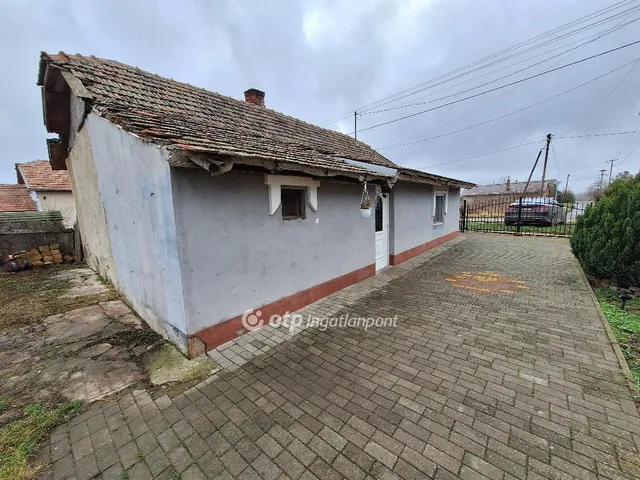 Eladó ház Tiszaigar 61 nm