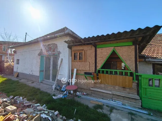 Eladó ház Kondoros 87 nm