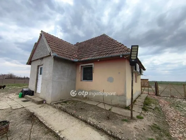 Eladó üdülő és hétvégi ház Kardos 61 nm