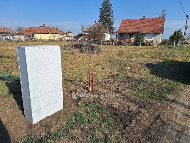 Eladó telek Tiszafüred 600 nm