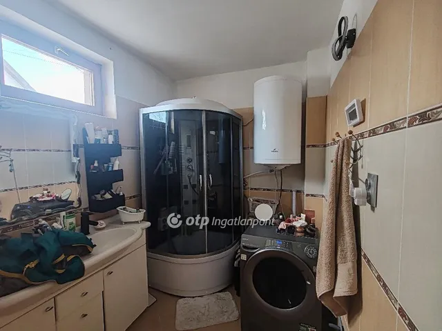 Eladó ház Kőtelek 198 nm