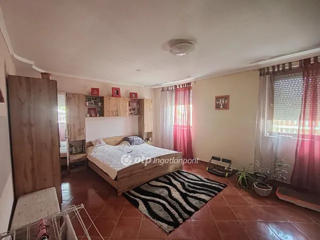 Eladó ház Kőtelek 198 nm