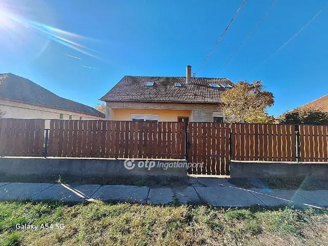 Eladó ház Telekgerendás 137 nm