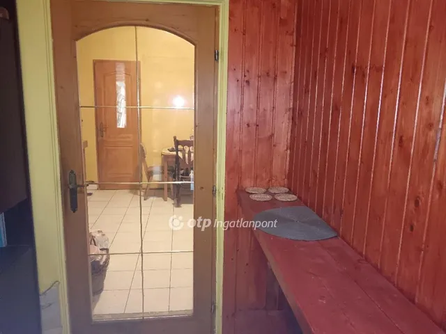 Eladó ház Kenderes 64 nm