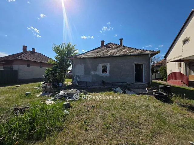 Eladó ház Jászkisér 74 nm