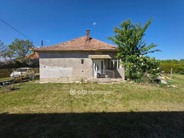 Eladó ház Jászkisér 74 nm