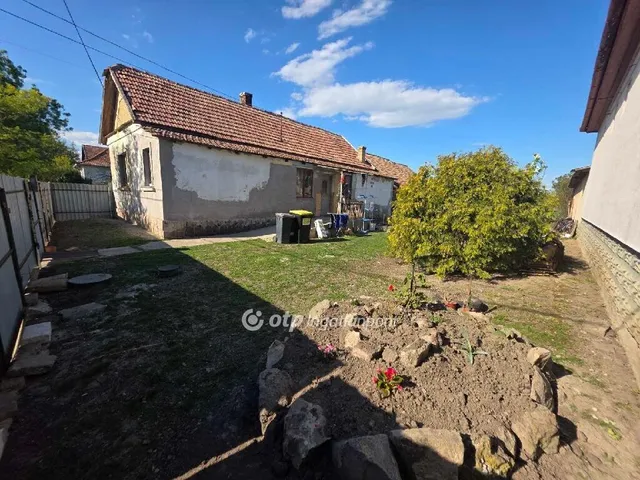 Eladó ház Jászkisér 82 nm