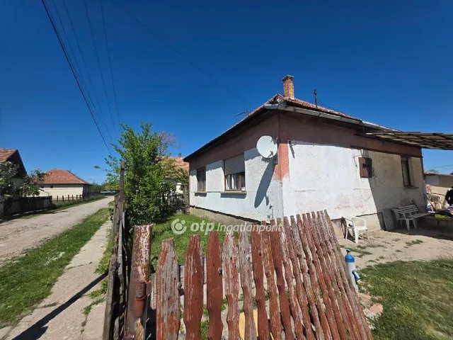 Eladó ház Jászkisér 94 nm