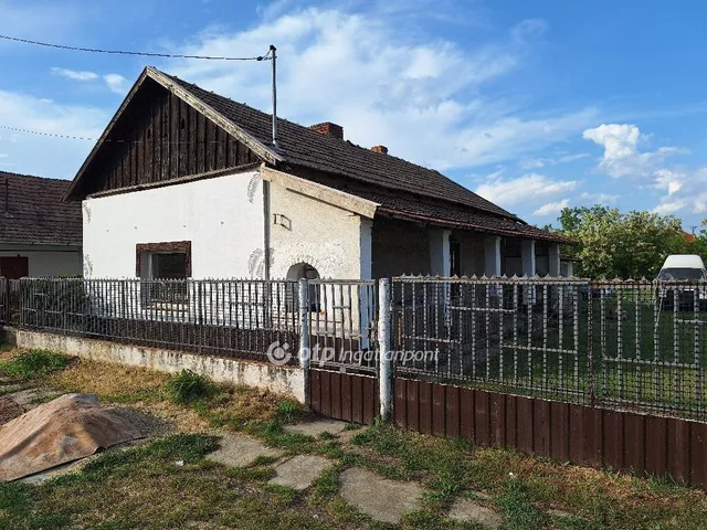 Eladó ház Tiszaörs 63 nm