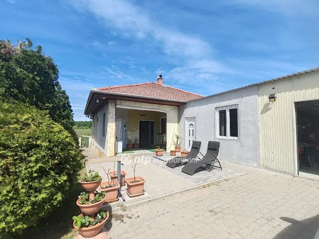 Eladó ház Abádszalók 106 nm