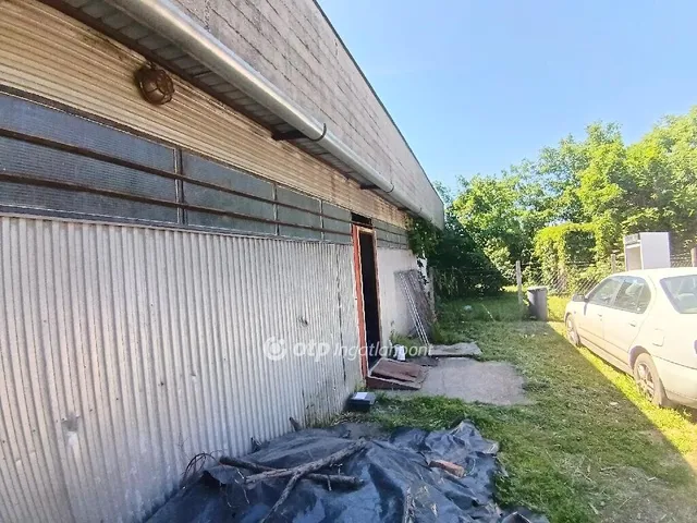 Eladó kereskedelmi és ipari ingatlan Kisújszállás 156 nm