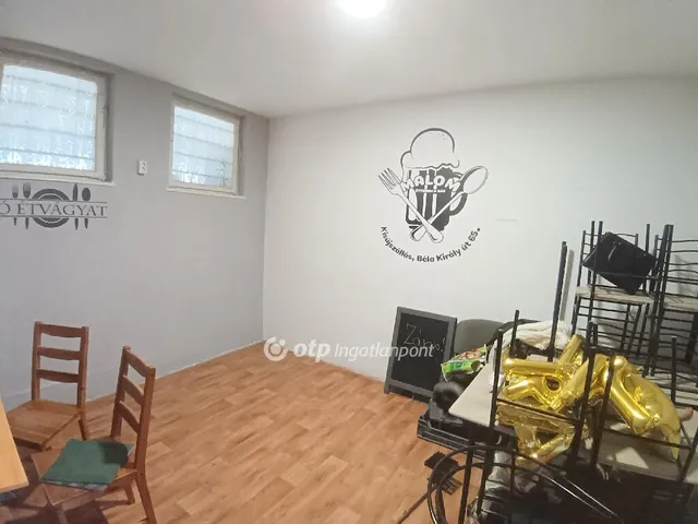 Eladó kereskedelmi és ipari ingatlan Kisújszállás 156 nm