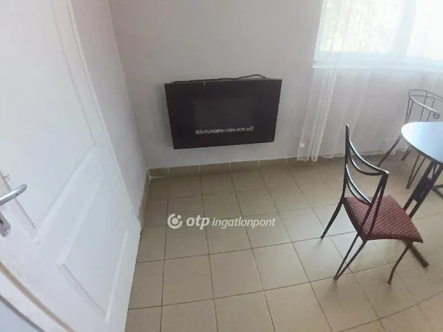 Eladó kereskedelmi és ipari ingatlan Kisújszállás 156 nm