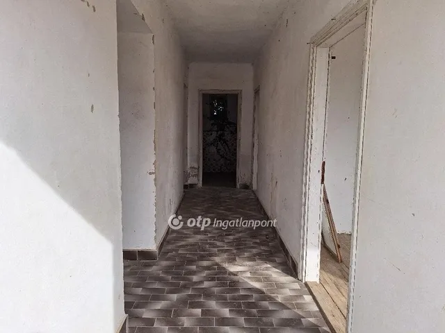 Eladó ház Abádszalók 145 nm