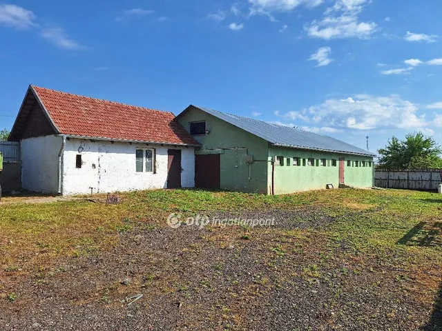 Eladó ház Abádszalók 145 nm