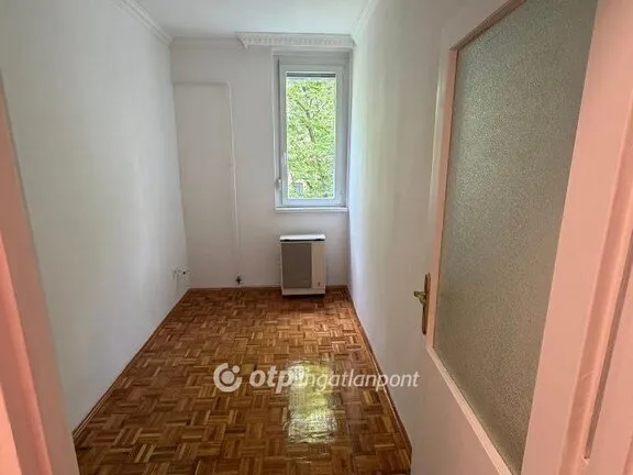 Eladó lakás Szolnok, Belváros 42 nm