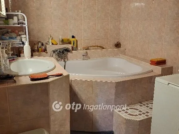 Eladó lakás Budapest VIII. kerület 70 nm