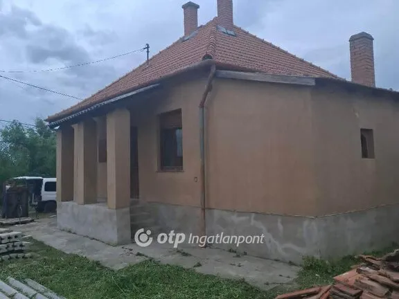 Eladó ház Jászkisér 80 nm
