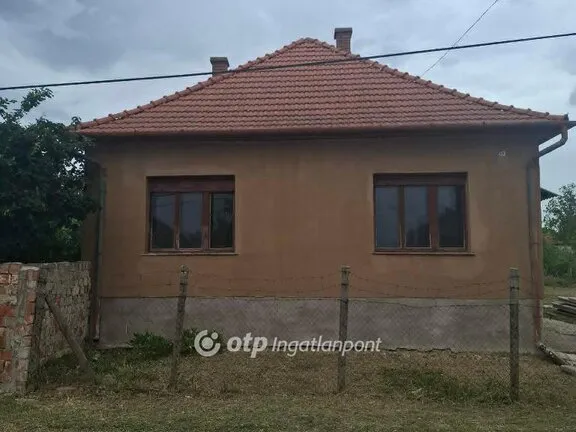 Eladó ház Jászkisér 80 nm