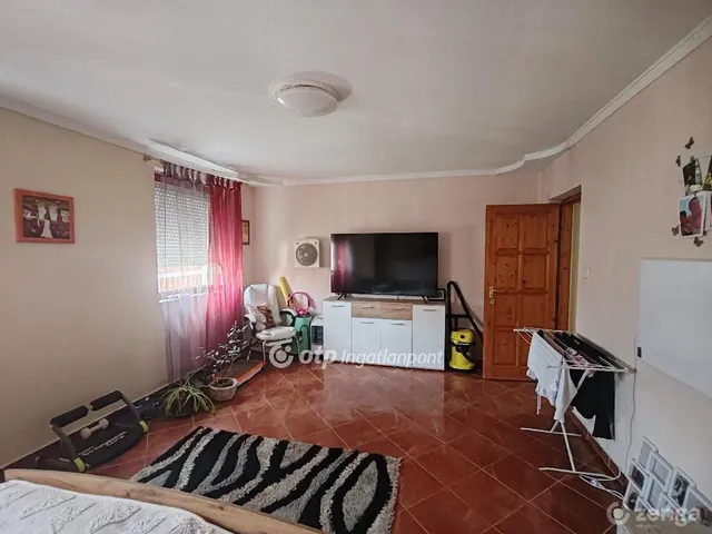 Eladó ház Kőtelek 198 nm