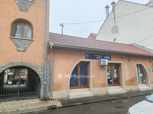 Eladó ház Szolnok 733 nm