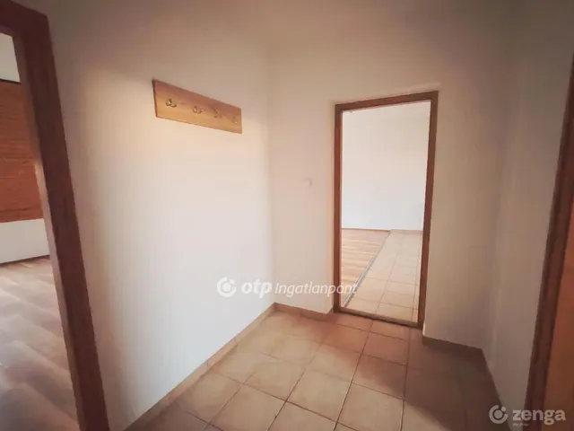 Eladó ház Szolnok 733 nm